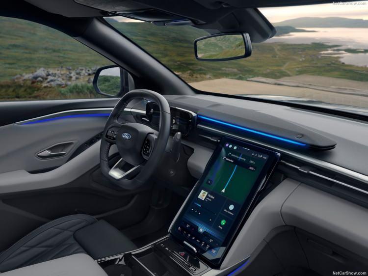 <p>FORD EXPLORER<br />
<br />
İki donanım arasında 100 bin liralık fark var. Şimdilik 52 kWsa kapasiteli batarya ve 150 kW motora sahip standart menzilli versiyon tercih edilebilecek.</p>