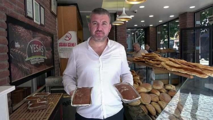 <p><span style="color:#000000"><strong>Osmanlı Dönemi'nde padişahların ektirdiği siyez buğdayından yapılan ekmeğe vatandaşların yoğun ilgi göstermesiyle üreticiler taleplere yetişmekte zorluk çekiyor. Şeker hastalarına yararı olduğu bilinen bu eşsiz ekmeğin faydaları yalnızca bununla da sınırlı değil.</strong></span></p>