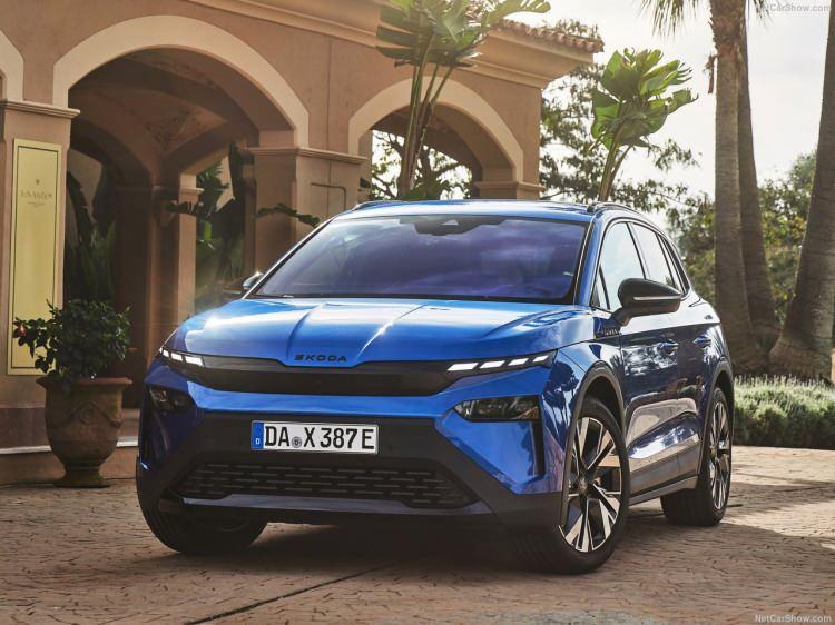 <p>Elroq 50 için 375 km WLTP menzil açıklanıyor. 201 beygir güç ve 310 Nm tork ile 100 km/s hıza 8,5 saniyede ulaşabilen Elroq 60 modelinde daha büyük bir batarya paketi (63 kWh) yer alıyor.</p>