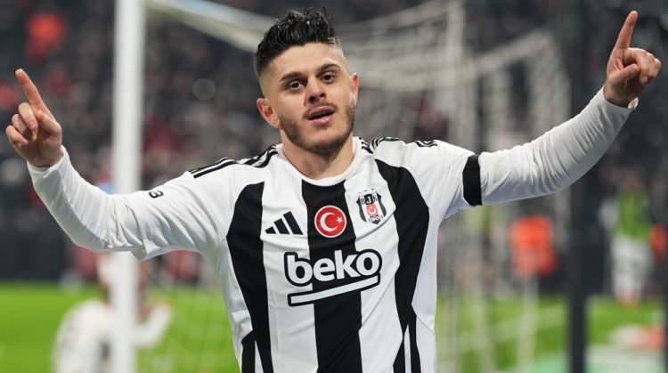 <p>6- Rashica | 8 asist<br />
<br />
* Beşiktaş</p>
