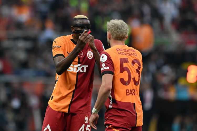 <p>Süper Lig'in 36'ncı haftasında Galatasaray, sahasında Kayserispor'u 3-0 mağlup etti ve bitime 2 hafta kala şampiyonluğunu ilan etti.</p>