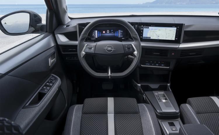 <p>Bu versiyonda 83 kW (113 hp) güç üreten bir elektrik motoru bulunuyor. Araca güç sağlayan LFP tipi bataryanın net kapasitesi ise 44 kWsa olarak açıklandı.</p>