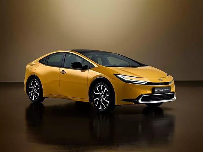 <p><span style="color:#B22222"><strong>TOYOTA PRİUS </strong></span></p>
<p> </p>
<p> </p>
<p>4.4 L/100 KM</p>
<p> </p>