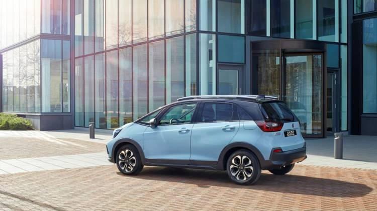 <p><span style="color:#B22222"><strong>HONDA JAZZ E:HEV</strong></span></p>
<p> </p>
<p>4.0 L/100 KM</p>
<p> </p>