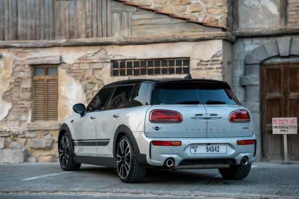 <p><span style="color:#B22222"><strong>MİNİ COOPER CLUBMAN</strong></span></p>
<p> </p>
<p>4.0 L/100 KM</p>
<p> </p>