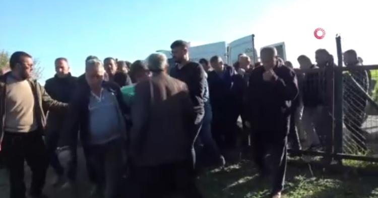 <p>Son sözleri sorulan sanıklardan Dumlu, <strong>"Olayı detaylı bir şekilde anlattım. Tüm delilleri de ellerimle teslim ettim. Yüksel ile işbirliği içinde değilim. Hakkulu ailesinden özür diliyorum. Takdir önce Allah'ın sonra sizindir" </strong>diyerek beraatini istedi.</p>
