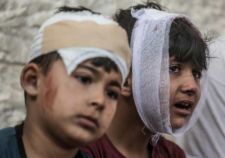 <p>Son olarak İsrail ordusunun Gazze Şeridi'ne düzenelediği bombardımanda 33'ü çocuk, kadın ve yaşlı olmak üzere en az 50 Filistinlinin şehit olduğu açıklandı. </p>