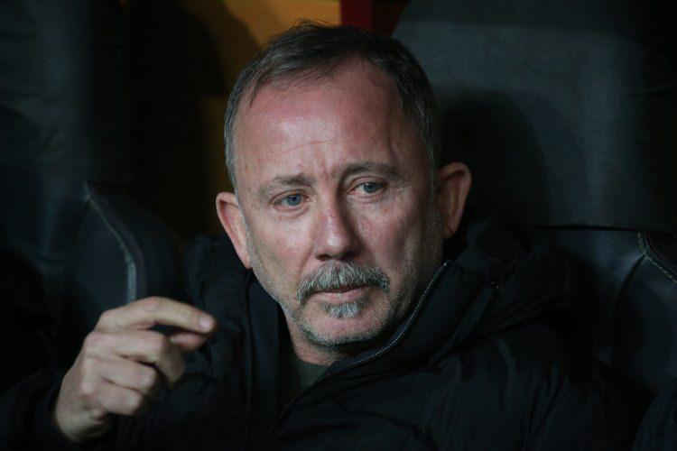 <p>"Marka değerim artsın, hava yapacağım, çok param var diyorsan al. Benim fikrimi soruyorsan ben almam."</p>