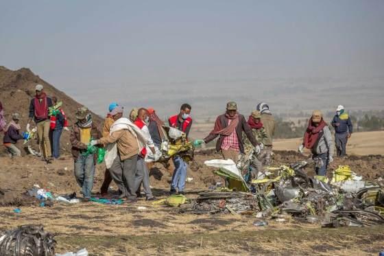 <p>Adalet Bakanlığı, anlaşma miktarının büyük bir kısmının Boeing’in uyumluluk, güvenlik ve kalite programını iyileştirme çalışmalarına gideceğini, 445 milyon dolarlık kısmının ise mağdur ailelere tazminat olarak ayrılacağını duyurdu. </p>