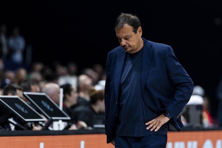 <p>"Ataman'ın onu sahada ne kadar dakika tuttuğu inanılmaz" başlığıyla verilen haberde, Türk başantrenör eleştirildi ve "Panathinaikos kaptanının Final Four'da bu kadar az forma giymesi eşi benzeri görülmemiş bir senaryo" yorumu yapıldı.</p>