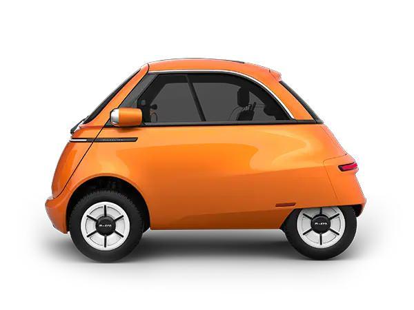 <p>Şirin tasarımıyla dikkat çeken Microlino, 2 kişilik bir elektrikli araç. Evde kolayca 4 saat gibi bir sürede şarj edilebilecek.</p>
