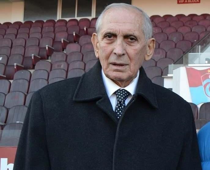 <p>Özkan Sümer<br />
<br />
Toplam Kupa: 5</p>