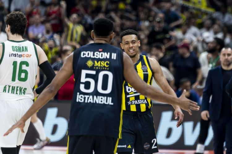 <p>Basketbol THY EuroLeague Final Four ilk maçında Fenerbahçe Beko, Yunan ekibi Panathinaikos AKTOR'u 82-76 yenerek finale yükseldi.</p>