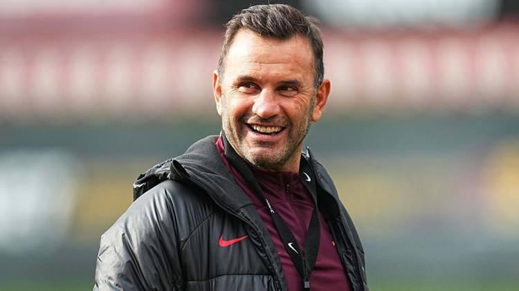 <p>Okan Buruk<br />
<br />
Toplam Kupa: 7</p>
