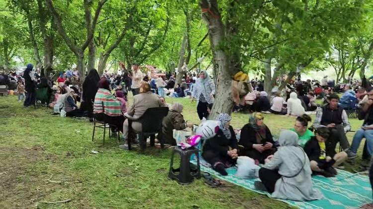 <p>Muhtar Eren, ayrıca bu organizasyonun köydeki dayanışma ve kardeşlik ruhunu pekiştirdiğini vurguladı.</p>
<p>Etkinlik çerçevesinde yapılan duada ise bolluk bereket ve huzur temenni edildi.</p>