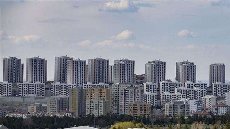 <p>İHALEYLE İCRALIK KONUTLAR SATILIYOR</p>
<p>Herhangi bir nedenle borç yükümlülüğünü yerine getirmeyenlerin ipotek altındaki konutları icra yoluyla satılıyor. Mağdur olan alacaklılar bu şekilde paralarını tahsil ederken artan para da konut sathibine veriliyor. Evi de uygun fiyata alan kişi kullanıyor.</p>