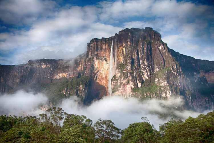 <p><strong><span style="color:#B22222">39)  VENEZUELA </span> |  0.7</strong></p>
