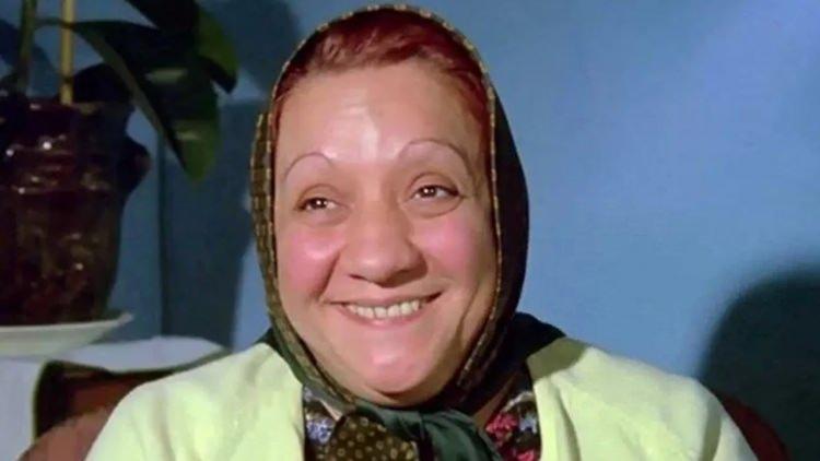 <p><span style="color:#000000">Türk sinemasının usta isimlerinden Adile Naşit'in hayatını konu alan "Adile" filminin çekimleri başladı. Setten gelen ilk görüntülerde başrol Meltem Kaptan'ın Adile Naşit'e benzerliği görenleri seneler öncesine götürdü. </span></p>