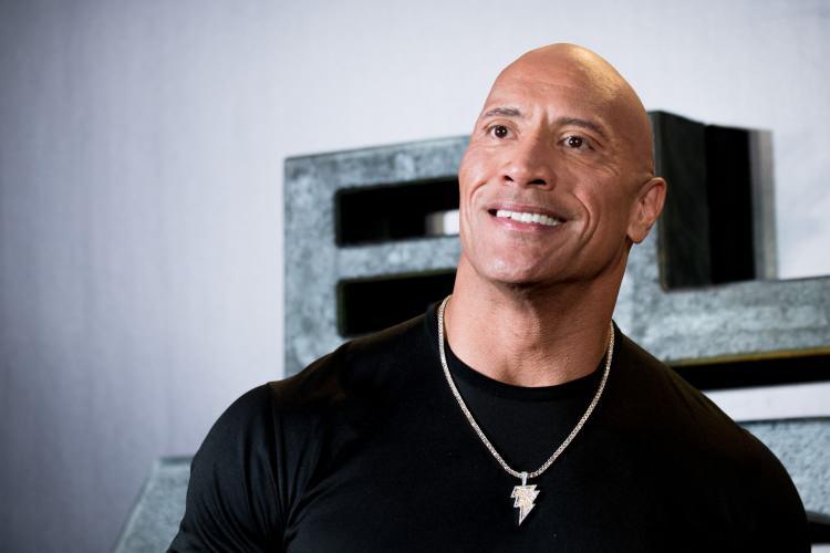 <p><strong><span style="color:#B22222">DWAYNE JOHNSON </span> | Oyuncu</strong></p>