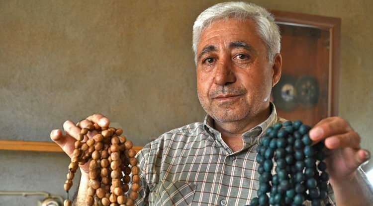 <p>Bu mesleğe çırak yetiştirmek isteyen Üstünel, tespih yapımcılığını geleceğe taşıyacak birini bulmakta zorlandığını ifade etti.</p>