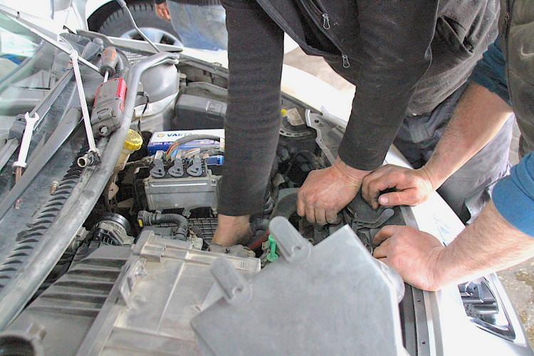 <p><span style="color:#B22222"><strong>İhmal motoru tüketir</strong></span></p>

<p> </p>

<p> </p>

<p>Bu parçalar motorunuzun mükemmel bir senkronizasyonla çalışmasını sağlar ve aşınmaya başladıklarında motorunuz zorlanır. Motor seslerini görmezden gelmek, küçük bir onarımı motorun yeniden inşasına dönüştürebilir. Bu yüzden bunu beklemeyin.</p>
