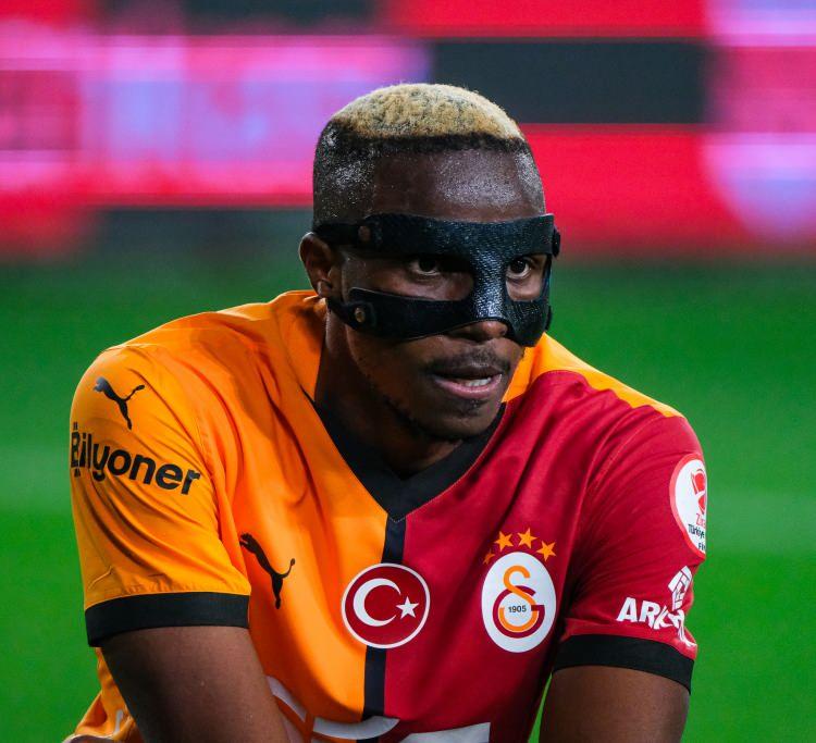 <p>Galatasaray da oyuncuya resmi teklif yaptı ancak transferin gerçekleşmesi beklenmiyor.</p>