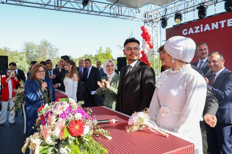 <p><strong>Çiftler, başvuru şartları ve detaylar için Gaziantep Ailem Mobil Uygulaması veya gaziantepailem.com adresini ziyaret edebilir.</strong></p>