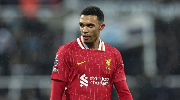 <p>Bu yıldızlardan en çok ses getireni Trent Alexander-Arnold'du. Liverpool'un yıldız ismi, bonservis bedeli olmaksızın Real Madrid'in yolunu tuttu.</p>