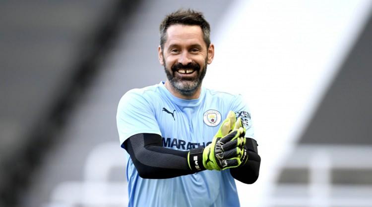 <p>Scott Carson (Manchester City)</p>