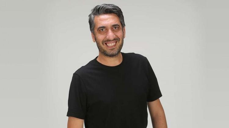 <p><span style="color:#000000"><strong>Uzun süredir gözlerden uzak kalan ünlü oyuncu, sitem dolu sözleriyle adından söz ettirdi.</strong></span></p>