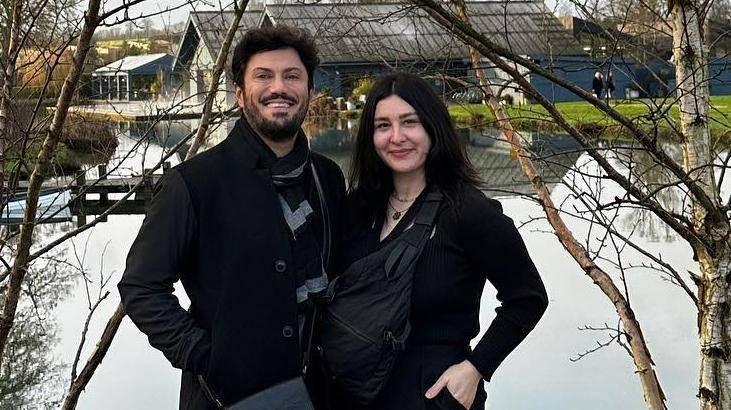 <p>NEDEN ZAYIFLADIĞINI A&Ccedil;IKLADI<br />
Yasemin Sakallıoğlu ve eşi Burak Yırtar, Gayrettepe'de sahne alan G&ouml;khan &Ccedil;ınar'ı dinlemeye gitti. &Ccedil;ok zayıfladığı g&ouml;r&uuml;len komedyen, şunları s&ouml;yledi:&nbsp;</p>
