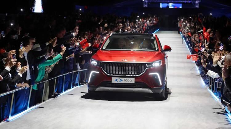 <p>işte 2025'in ilk 4 ayında Türkiye'de satılan elektrikli otomobil rakamları;<br />
</p>
<p><strong>1. Togg T10X - 10 bin 325 adet </strong></p>
<p> </p>