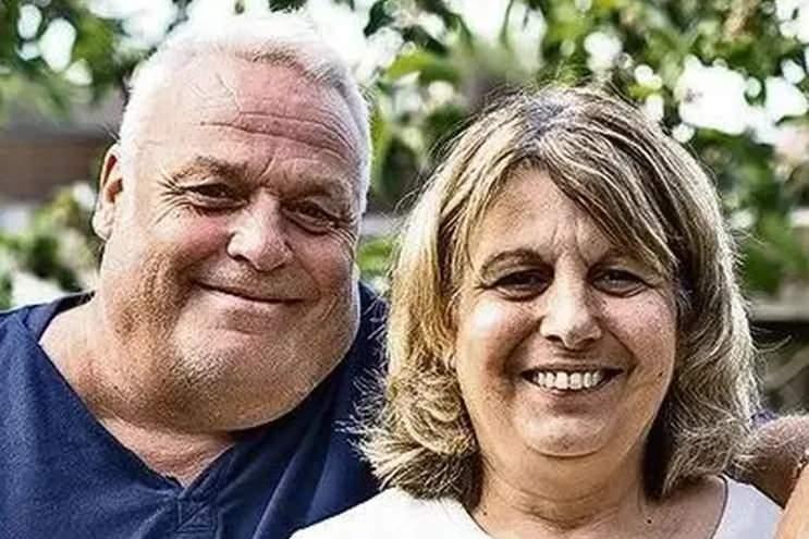 <p><span style="color:#000000"><strong>Londra'da bulunan Lowestoft kasabasında yaşamını sürdüren Gert ve Gerry Coutts çifti, evlerinin yan duvarında iskeleler kurulduğunu gördü. Çift, iskelelerin belediye tarafından kurulduğunu düşünürken gerçek tam 1 gün sonra ortaya çıktı.</strong></span></p>
