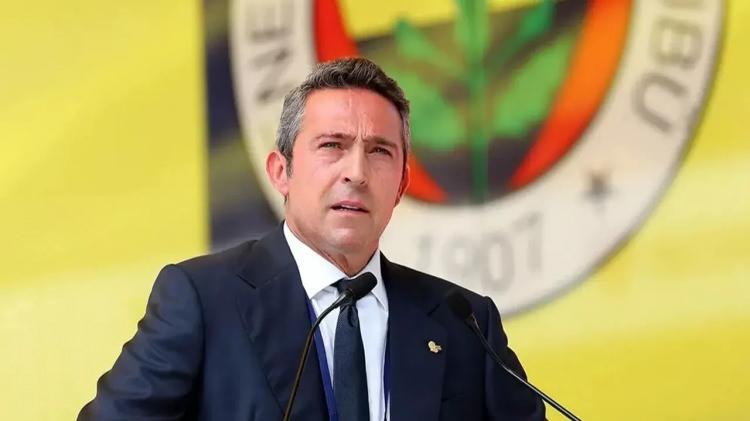 <p><span style="color:#B22222"><strong>11. Ali Koç</strong></span></p>
<p> </p>
<p><br />
<br />
Fenerbahçe Kulübü'nün 2 dönemdir Başkanlığı'nı yürüten Koç, 900 milyon dolar değerinde kişisel servete sahiptir. </p>