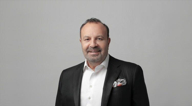 <p><span style="color:#B22222"><strong>2. Cemil Kazancı</strong></span></p>
<p> </p>
<p><br />
<br />
Forbes'a göre 4,3 milyar dolarlık servetiyle listede ikinci sırada bulunuyor. Cemil Kazancı'nın koyu bir Beşiktaşlı olduğu ve sponsorluk başta olmak üzere çeşitli finansal destekler sunduğu biliniyor.</p>