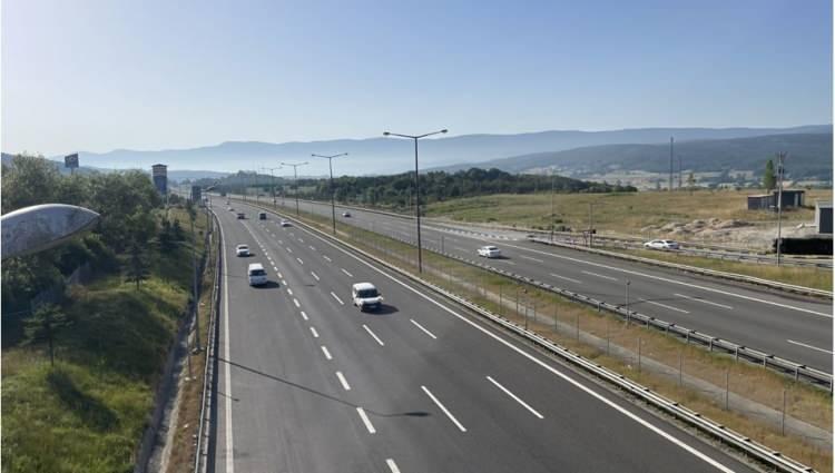 <p><strong>28. Sakarya Adapazarı Düzce Yolu - Kozluk Caddesi Kesişimi -</strong></p>
<p> </p>
<p>Kozluk Mevkisi</p>