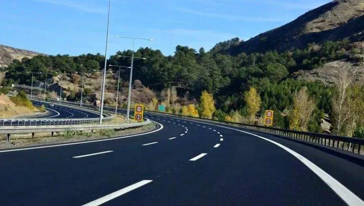 <p><strong>11. Bolu Ankara Bolu Yolu&nbsp;</strong></p>

<p>&nbsp;</p>

<p>Anadolu Otoyolu Yeni&ccedil;ağa Bağlantısı Kesişimi - Yeni&ccedil;ağa Mevkisi</p>
