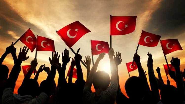 <p><strong><span style="color:rgb(178, 34, 34)">KADINLAR SAĞLIK, ERKEKLER BAŞARI</span></strong></p>
<p>Kadınlar arasında sağlığı mutluluk kaynağı olarak görenlerin oranı yüzde 50 ile oldukça yüksek.</p>