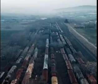 <p><span style="color:inherit">2. Selanik'in dış mahallelerindeki tren mezarlığı.</span></p>