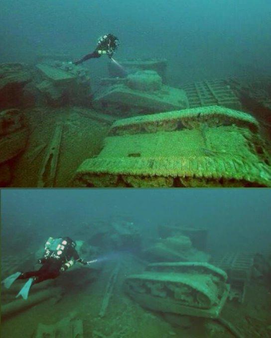 <p>10. İrlanda'nın Donegal kıyılarındaki su altı tank mezarlığı.</p>