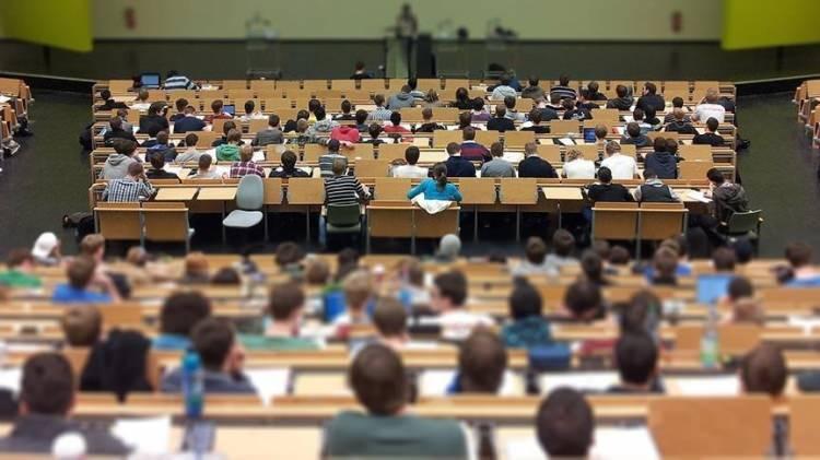 <p>Buna göre; Türkiye'nin en iyi 20 devlet üniversitesi belirlendi. </p>
<p>Listede dikkat çeken bir de değişiklik yaşandı. Öyle ki; zirvedeki üniversite yerini başka bir üniversiteye kaptırdı. </p>