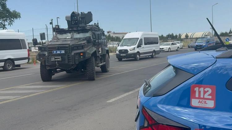 <p>Söz konusu olayın ardından Diyarbakır Cumhuriyet Başsavcılığı tarafından başlatılan soruşturma kapsamında, jandarma ekipleri Mehmet D. (26), Mehmet K. (44), İshak K. (40), Ali Mert İ, Ali Ö. (32), Osman K. (44) ve Ayhan İ'yi (58) gözaltına almıştı.</p>
<p> </p>
<p> </p>