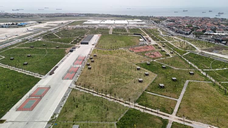 <p>Dünyada 5, Türkiye'nin ise en büyük şehir parkı olacak Atatürk Havalimanı Millet Bahçesi'nin için havadan görüntülendi.</p>
<p> </p>