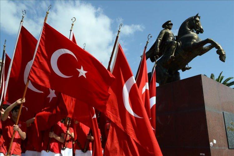 <p>Mustafa Kemal Atatürk'ün Samsun'a çıkarak Milli Mücadele'nin ilk adımını attığı 19 Mayıs 1919 tarihi Kurtuluş Savaşı'nın başlangıcı olarak kabul ediliyor.</p>