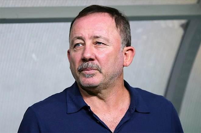 <p>Trendyol Süper Lig'de 2024/25 sezonu, gelecek hafta oynanacak maçların ardından tamamlanacak. Sergen Yalçın, Süper Lig'de sezonun 11'i için tercihlerini yaptı.<br />
<br />
İşte Sergen Yalçın'ın Ekol TV'de katıldığı yayında Süper Lig'de 2024/25 sezonunun en iyi 11'ine seçtiği isimler:</p>