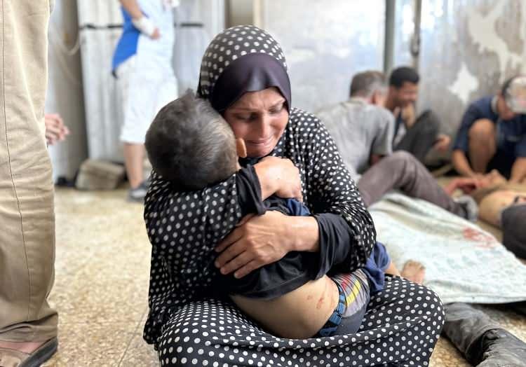 <p>İsrail'in Gazze Şeridi'ne 7 Ekim 2023'ten bu yana düzenlediği saldırılarda ise yaşamını yitiren Filistinlilerin sayısı 53 bin 475'e, yaralıların sayısı da 121 bin 398'e yükseldi.</p>