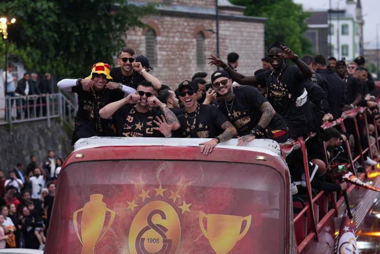 <p>Galatasaray, Trendyol Süper Lig'de şampiyonluğunu kutladı.</p>

