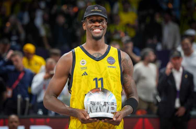 <p>Fenerbahçe'nin yıldızı Nigel Hayes-Davis, Final-Four MVP'si seçildi.</p>