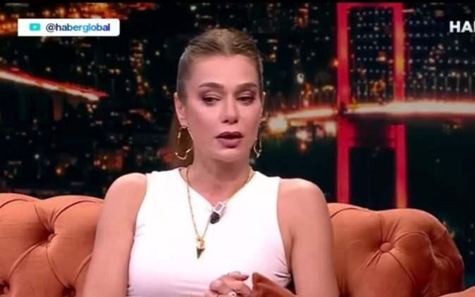 <p>Kurtlar Vadisi dizisindeki rolüyle hafızalara kazınan oyuncu Çiğdem Batur, katıldığı bir televizyon programında, Galatasaray Teknik Direktörü Okan Buruk’la ilgili yıllar sonra açıkladı. </p>