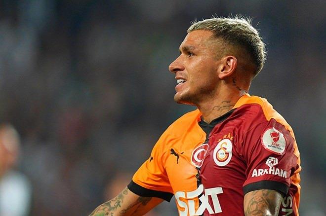<p>Lucas Torreira</p>
